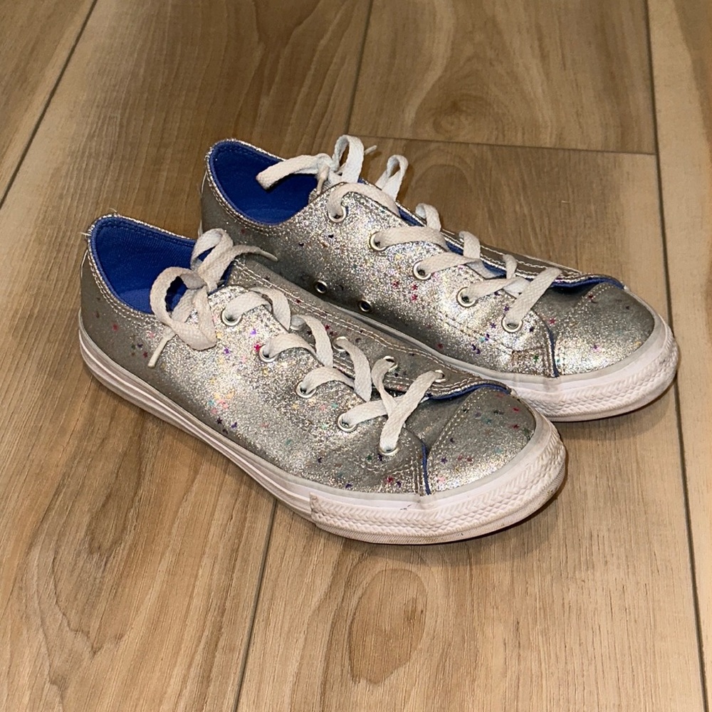 VGUC Girls RARE Silver Glitter Sparkle Converse Size 4 Shoes Sneakers Low-Top